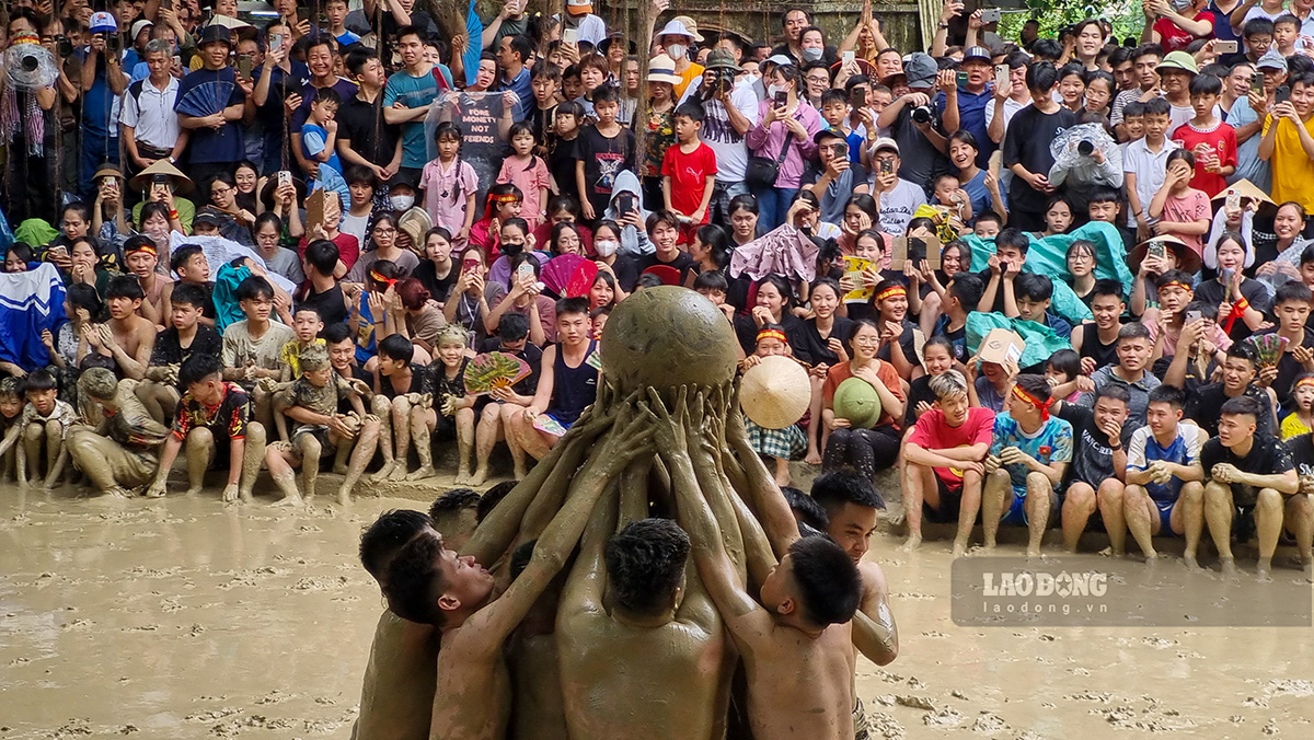 Banner cho bài viết:Đề kiểm tra Ngữ Văn 10 Cuối học kì 1 - Đọc hiểu văn bản thông tin, Phân tích, Đánh giá bài Thơ